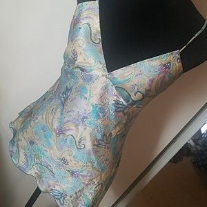 Papaya pastel paisley vneck